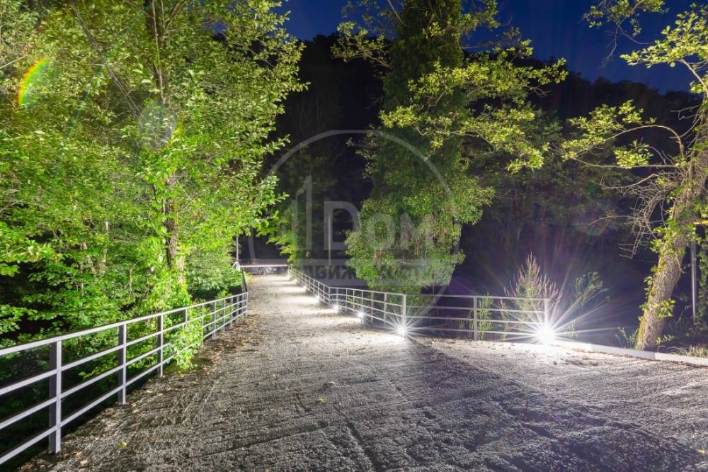 8v0a4879-hdr