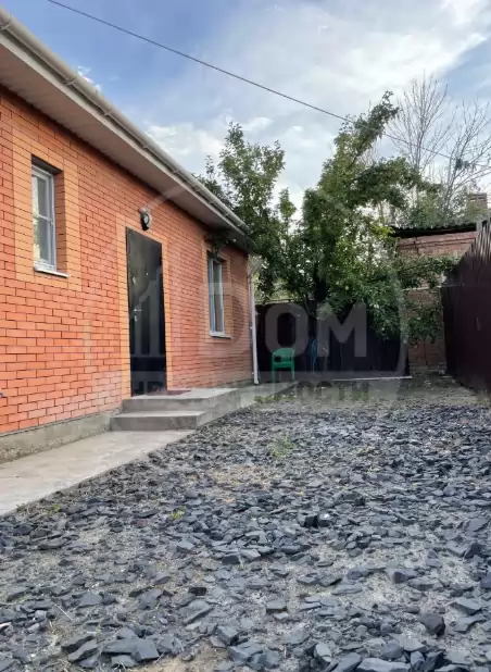 двор
