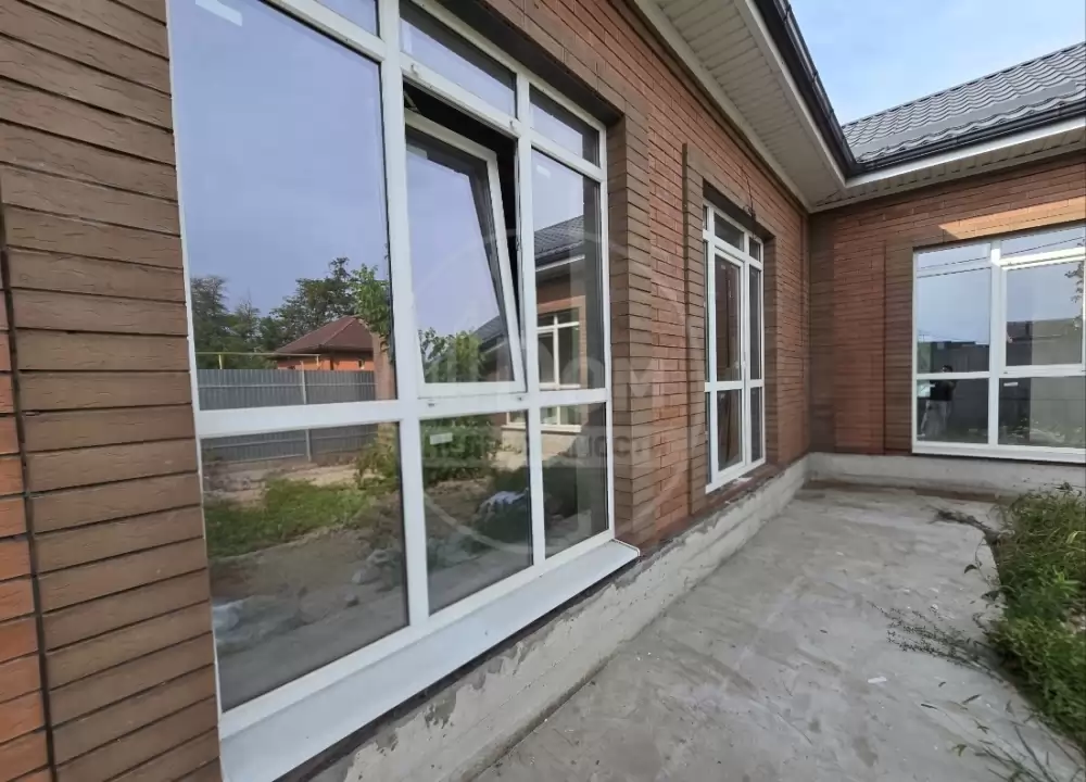 1000299673