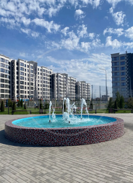 двор